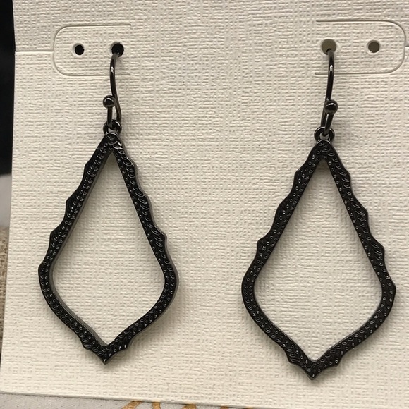 Kendra Scott Sophia Gun Metal earring - Picture 2 of 4